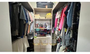 Venta de Casa Modelo Marsella Medianera Reserva de Versalles