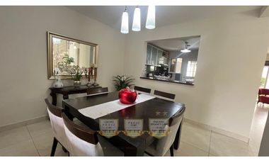 Venta de Casa Modelo Marsella Medianera Reserva de Versalles