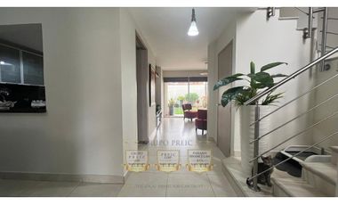 Venta de Casa Modelo Marsella Medianera Reserva de Versalles