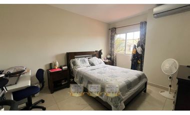 Venta de Casa Modelo Marsella Medianera Reserva de Versalles