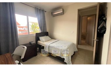 Venta de Casa Modelo Marsella Medianera Reserva de Versalles