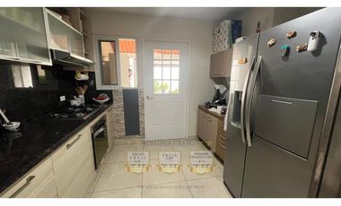 Venta de Casa Modelo Marsella Medianera Reserva de Versalles