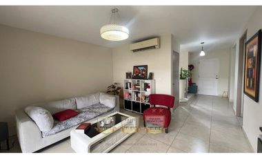 Venta de Casa Modelo Marsella Medianera Reserva de Versalles