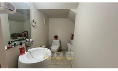 Venta de Casa Modelo Marsella Medianera Reserva de Versalles