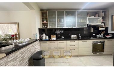 Venta de Casa Modelo Marsella Medianera Reserva de Versalles