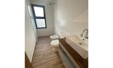 VENDO DEPTO  2 Ambientes con Parrilla, Cochera y Amenities