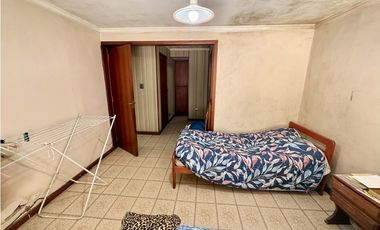 LATORRE PROP. VENDE CHALET 4 AMB CON PARQUE Y GARAGE