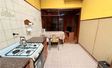 LATORRE PROP. VENDE CHALET 4 AMB CON PARQUE Y GARAGE