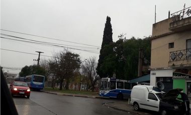 Gran Casa de Dos Plantas con Patio, Terraza y Cochera
