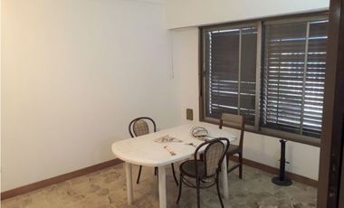 Gran Casa de Dos Plantas con Patio, Terraza y Cochera