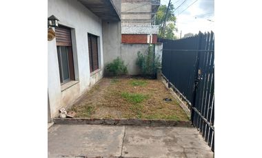 Gran Casa de Dos Plantas con Patio, Terraza y Cochera