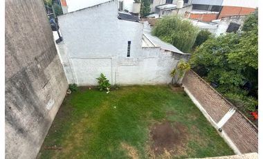 Gran Casa de Dos Plantas con Patio, Terraza y Cochera