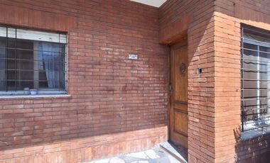VENTA CASA 3 AMB CON PATIO Y TERRAZA QUILMES