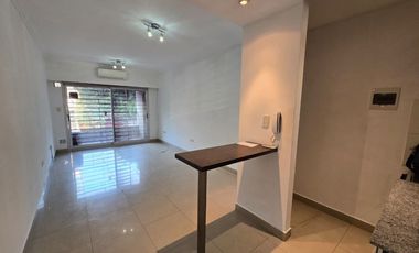 ALQUILER DE DEPARTAMENTO MONOAMBIENTE - CON COCHERA TECHADA - CONUNSPLIT- MONTE GRANDE CENTRO A 150 MS DE BOULEVARD BS AS