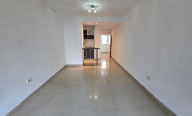 ALQUILER DE DEPARTAMENTO MONOAMBIENTE - CON COCHERA TECHADA - CONUNSPLIT- MONTE GRANDE CENTRO A 150 MS DE BOULEVARD BS AS