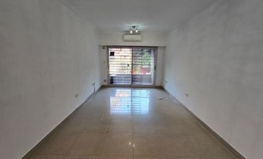 ALQUILER DE DEPARTAMENTO MONOAMBIENTE - CON COCHERA TECHADA - CONUNSPLIT- MONTE GRANDE CENTRO A 150 MS DE BOULEVARD BS AS