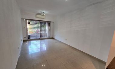 ALQUILER DE DEPARTAMENTO MONOAMBIENTE - CON COCHERA TECHADA - CONUNSPLIT- MONTE GRANDE CENTRO A 150 MS DE BOULEVARD BS AS