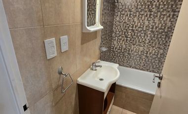 ALQUILER DE DEPARTAMENTO MONOAMBIENTE - CON COCHERA TECHADA - CONUNSPLIT- MONTE GRANDE CENTRO A 150 MS DE BOULEVARD BS AS