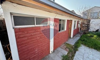 CASA SÓLIDA CON GRAN TERRENO