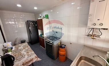 CASA SÓLIDA CON GRAN TERRENO