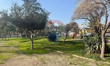 CASA SÓLIDA CON GRAN TERRENO