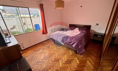 CASA SÓLIDA CON GRAN TERRENO