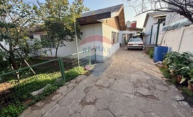 CASA SÓLIDA CON GRAN TERRENO