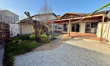 CASA SÓLIDA CON GRAN TERRENO