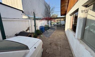 CASA SÓLIDA CON GRAN TERRENO