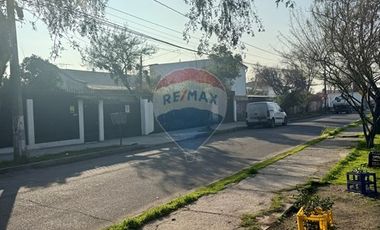 CASA SÓLIDA CON GRAN TERRENO