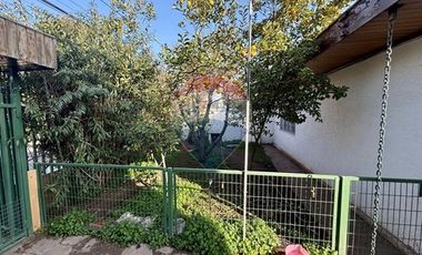 CASA SÓLIDA CON GRAN TERRENO