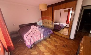 CASA SÓLIDA CON GRAN TERRENO