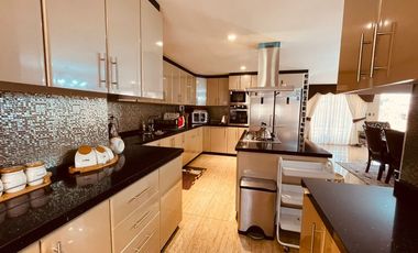 Arriendo de gran casa en sector Los Aromos