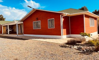 Arriendo de gran casa en sector Los Aromos