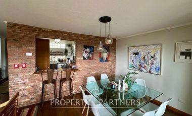 Gran dúplex con excelente conectividad en calle tranquila