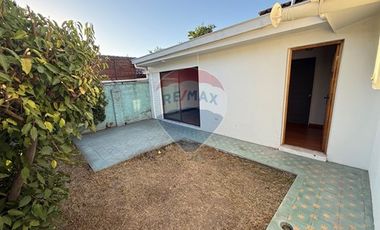 Casa renovada en La Reina: moderna y acogedora