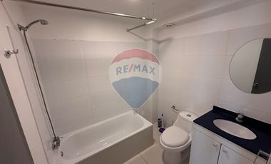 Casa renovada en La Reina: moderna y acogedora