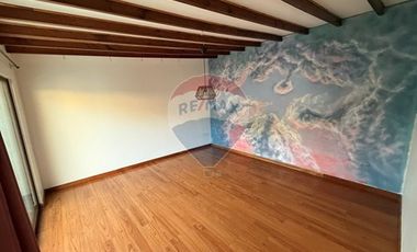 Casa renovada en La Reina: moderna y acogedora