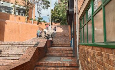 ARRIENDO de CASA COMERCIAL en BOGOTA