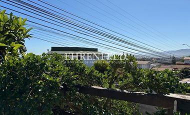 Concón viejo, Concón. Casa en terreno con vista al mar.