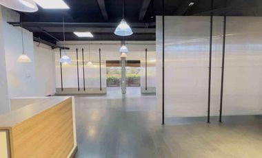 Oficina en arriendo – 87 m² – Centro Comercial Hacienda Santa Bárbara