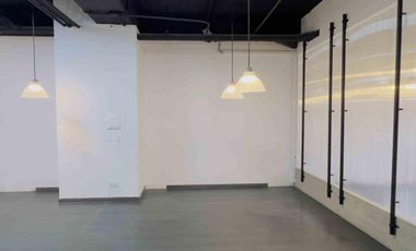 Oficina en arriendo – 87 m² – Centro Comercial Hacienda Santa Bárbara