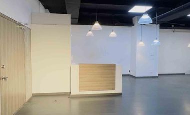 Oficina en arriendo – 87 m² – Centro Comercial Hacienda Santa Bárbara