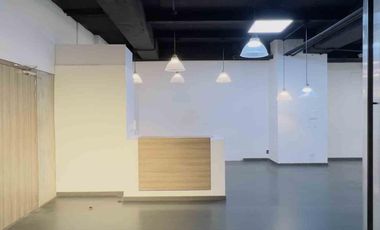 Oficina en arriendo – 87 m² – Centro Comercial Hacienda Santa Bárbara