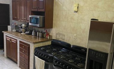 Casa en venta, Cumbres 5 sector, Monterrey, Nuevo León.