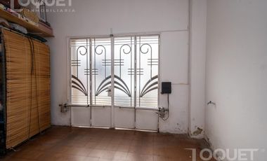 Casa de 3 dormitorios, pileta y cochera en Constituyentes