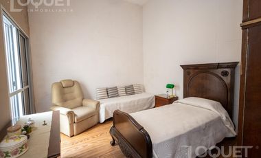 Casa de 3 dormitorios, pileta y cochera en Constituyentes
