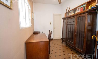 Casa de 3 dormitorios, pileta y cochera en Constituyentes