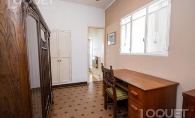 Casa de 3 dormitorios, pileta y cochera en Constituyentes