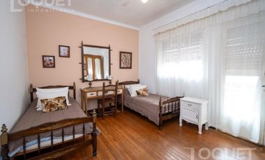 Casa de 3 dormitorios, pileta y cochera en Constituyentes